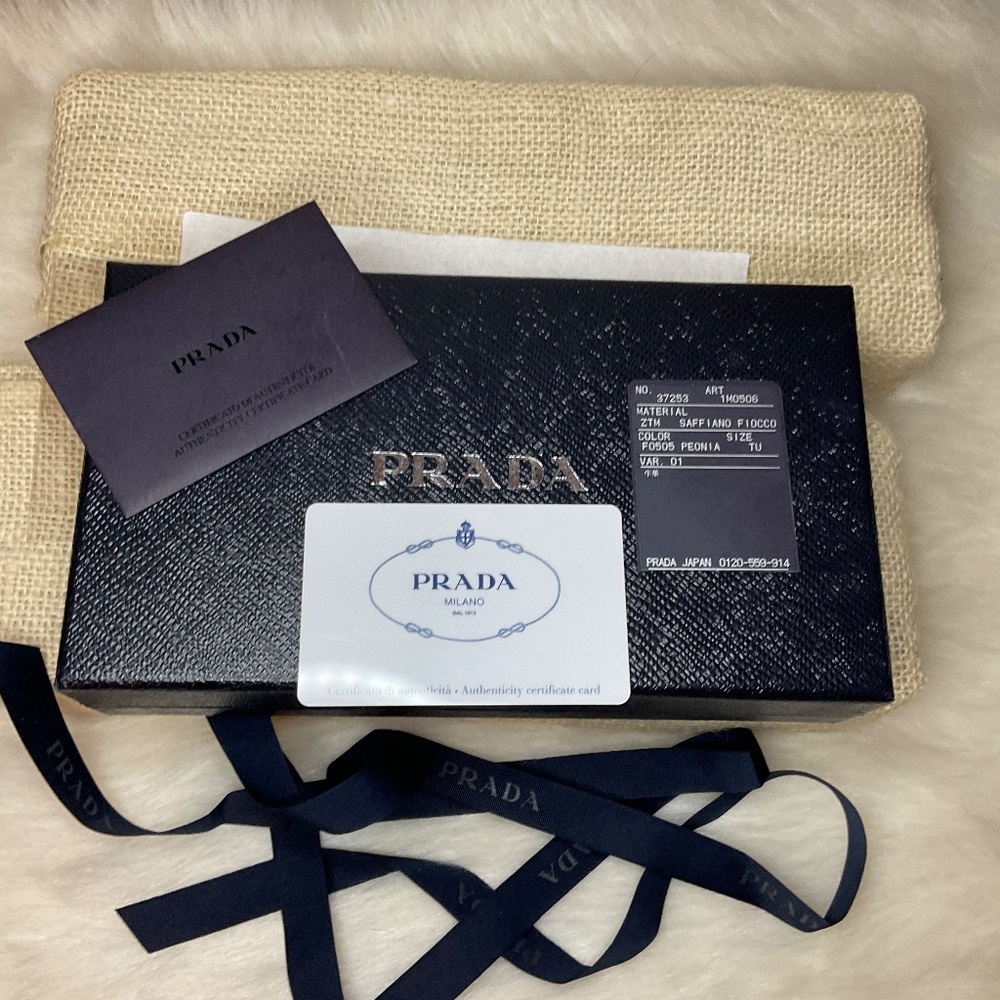 Prada Pink Saffiano Ribbon Zip Around Full Inclusion - Picture 8 of 9